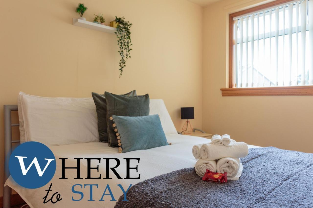 Appartement Lovely By The Hillwood Park-free Parking *