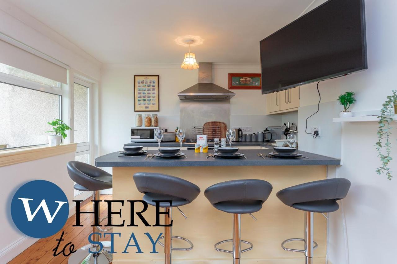 Lovely By The Hillwood Park-free Parking Appartement *
