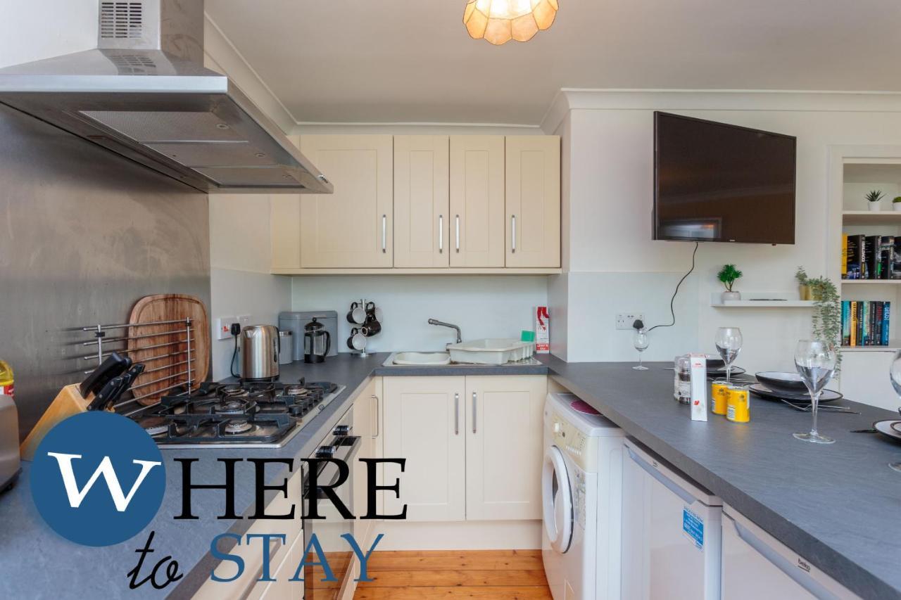 Appartement Lovely By The Hillwood Park-free Parking *